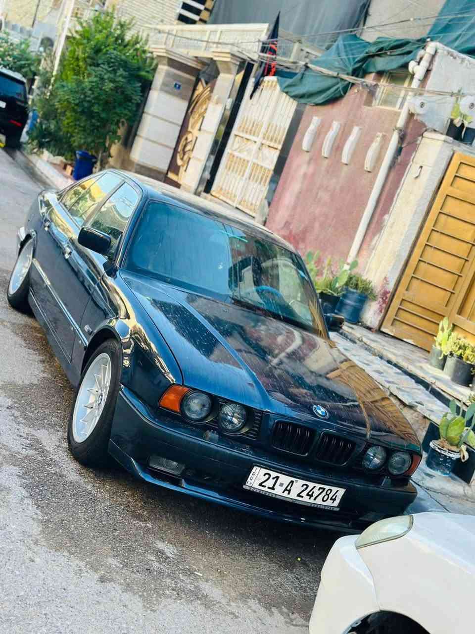 السلام عليكم شباب
رحمه الامه الموشراي ليكسر بحلال العالم 
525 عدله مكفوله من الحادث صبغ فقط وصور السياره قبل متنصبغ موجودات 
السياره رقمها سليمانيا بسمي الحد سنه ٢٠٣٠ 

كير مكفول 
مكينه مكفوله 
صدر كله مايله اصلي مو تجاري 
تبريد ثلج 
فتحه السياره وارد يابان مازدات اصليه مو تجاري 
ويل البينا اصلي ابو الختم مو تجاري 

مكاني بغداد حي العامل ***********
