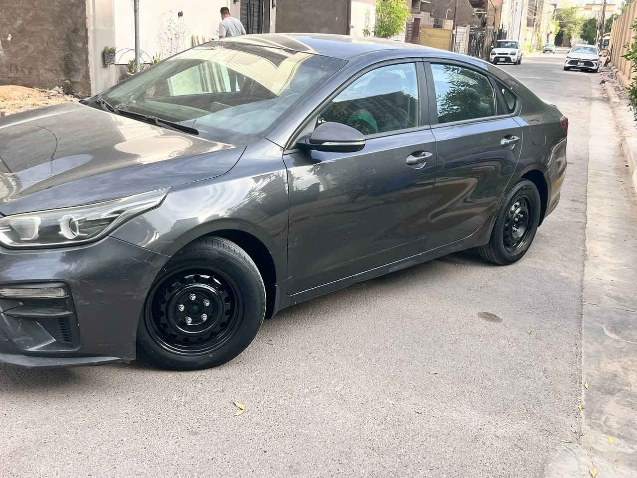 سلام عليكم سيراتو خليجي مديل ٢٠٢٠ مكينة ١٦٠٠ ماشية١٢٦ حقيقي شاشة كشنات جلد شاير بل مري كامرة خلفية حساسات خلفية رقم بغداد العنوان بغداد ***********
