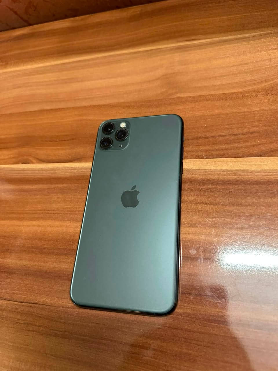 ايفون 11pro max للبيع جهاز مبدل فقط شاشه اصلي شرط ضمان 
ذاكره :256 
بطاريه : 81 بلادي ما يصرف شحن 
لون : زيتوني 
الجهاز نظيف كل عيب مابي السعر 280 الف وبيها مجال
اراوس ايفون هم إذا موجود 
واتساب ***********
