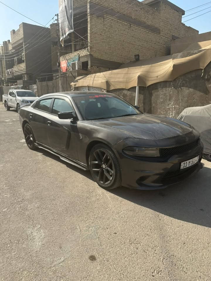 سلام عليكم دوج جارجر البيع موديل 2015سيارة بسمي تحويل ثانيوم سيارة بيها جاملغ عكس السايق صبغ مكينة وكير مكفولات
حدادية كاملة تخم تاير
زرع عدسات عين الشيطان 
منضومه تبريد جديد 
سعر157
مكاني بغداد
رقم الهاتف *********** وتساب
