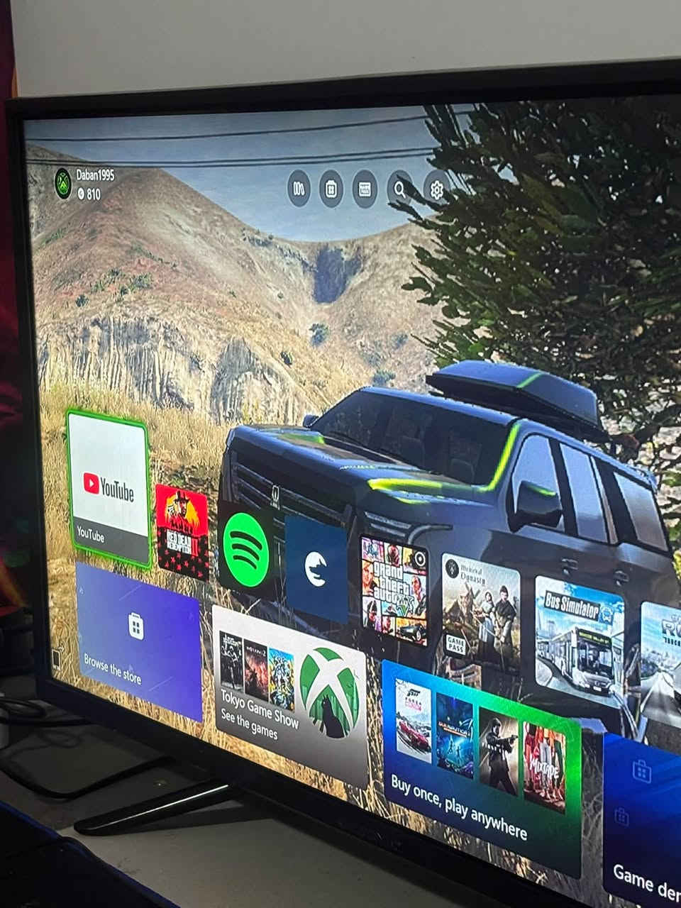 ئەم ئێکس بۆکس و تیڤیە بۆ فرۆشتن
🔺Xbox one / 500 gb
🔺 Tv / gosonic
🔺 مانگێک گەیم پاسی تیایە 
🔺 شریتی GTAV لەگەڵە 
🔺یاری ڕێد دێتی تیا دابەزیوە 
پێکەوە ئەیان فرۆشم / سلێمانی / قفڵ ٢٠٠ هەزار 
تێل / ***********
