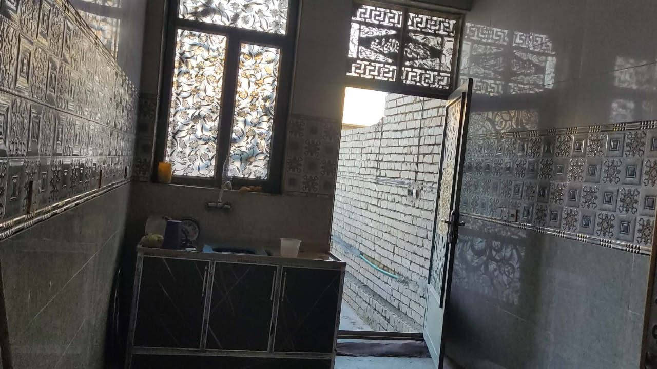 للبيع مشتمل المساحة 125 متر الوجه 
6 وربع والنزال 20 متر البناءطابوق بناء
 حديث الشارع 10 متر الطابق الاول
يحتوي على غرفة صاله استقبال
مطبخ حمام الارضيه صبه ناعمه
الطابق الثاني هيكل مسقف مع الكرسته
 يحتوي على غرفتين صاله صحيات 
الفلوجه حي الشهداء مقاطعة ال21 الف
مقابيل مول المصطفى البرتقالي للتسوق 
السعرمناسب 78 مليون قابل للتفاوض 
للاستفسار اكثر 
***********
***********
