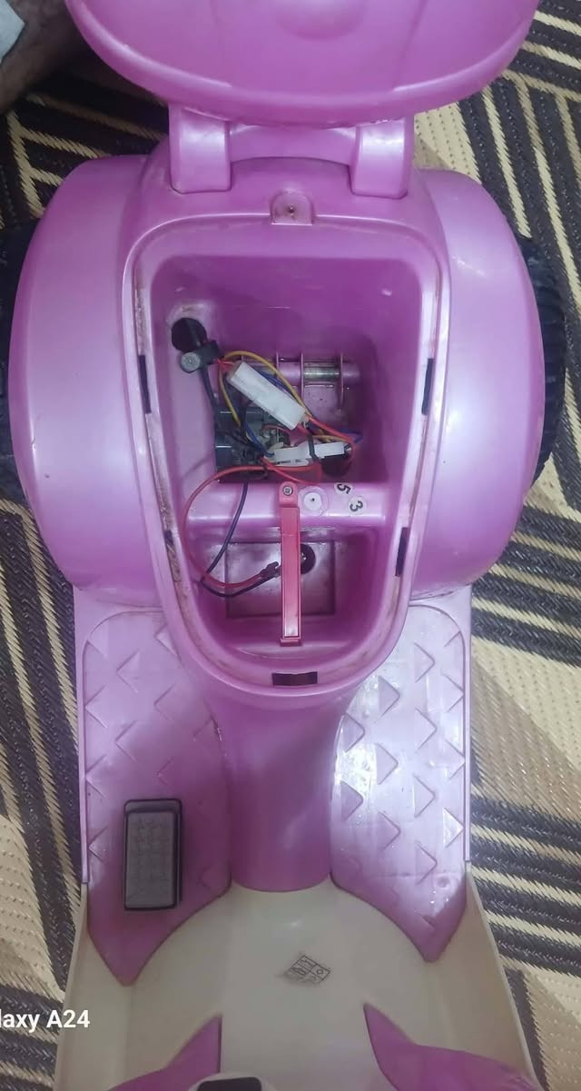 سلام عليكم ماطور شحن عبدالحليم مال أطفال نضيف وكامل مكمل بس يعوزو باتري وايرات كله كاملة سبب البيع متروك سعرو 20 الف قفل تواصل  ***********
