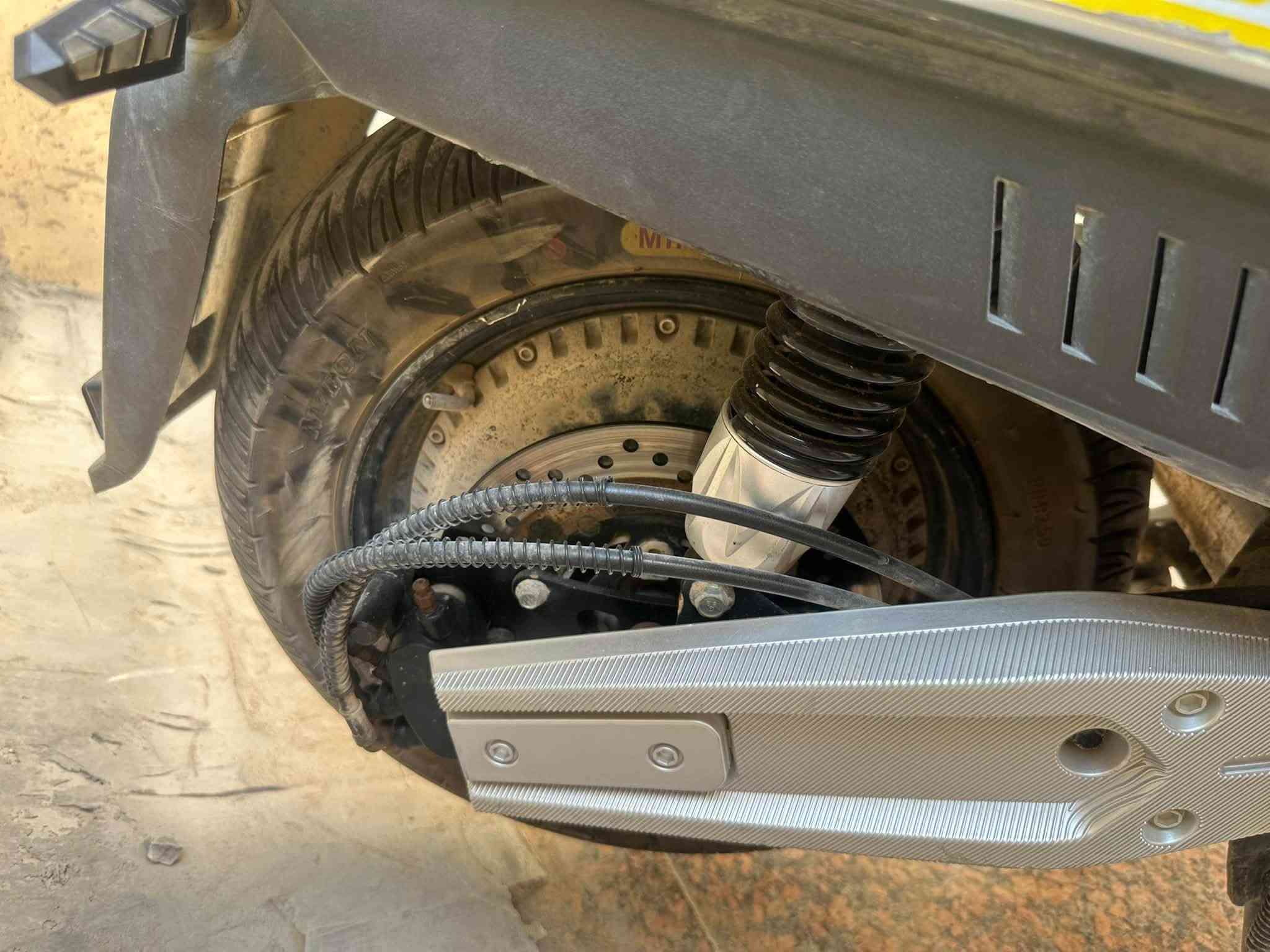 سلام عليكم دراجة his f1 للبيع بسعر 650 و بيها مجال رقمي *********** قليل الدراجة نظيفة بيها فقط الهورن و البك ما يشتغل فقط مكاني بغداد الدورة
