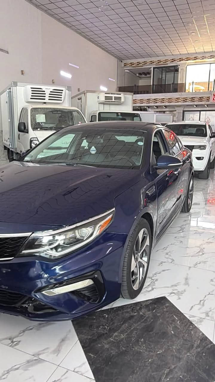 السلام عليكم سياره اوبتما موديل 20فول مواصفات فئه s ماشيه 83بدون دواخل كير ومكينه مكفولات حداديه تخم تايرات جدد الصور الحادث موجوده بالصور والسونار بتاريخ اليوم السعر 110 وبيه مجال بسيط رقم التليفون واتساب *********** غير متواجد ع الفيس
