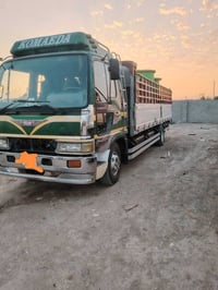 هينو ٧٠ سوبر • طول ٦ وربع • لا صرف ولا بخار
