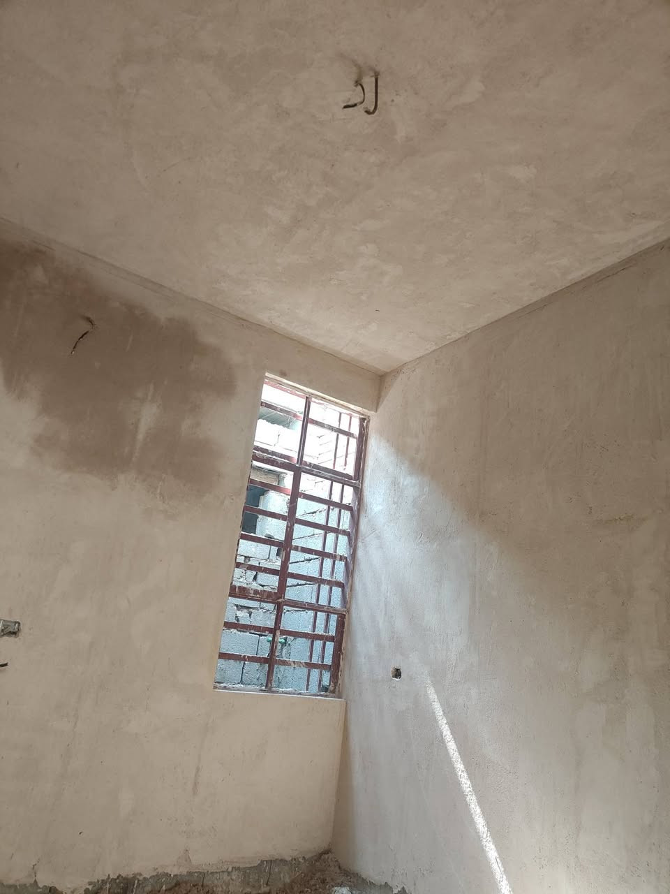 السلام عليكم خلفه متفرغ سمنت صقل وجص وبياض واجهات اتصال على هذا الرقم ***********
