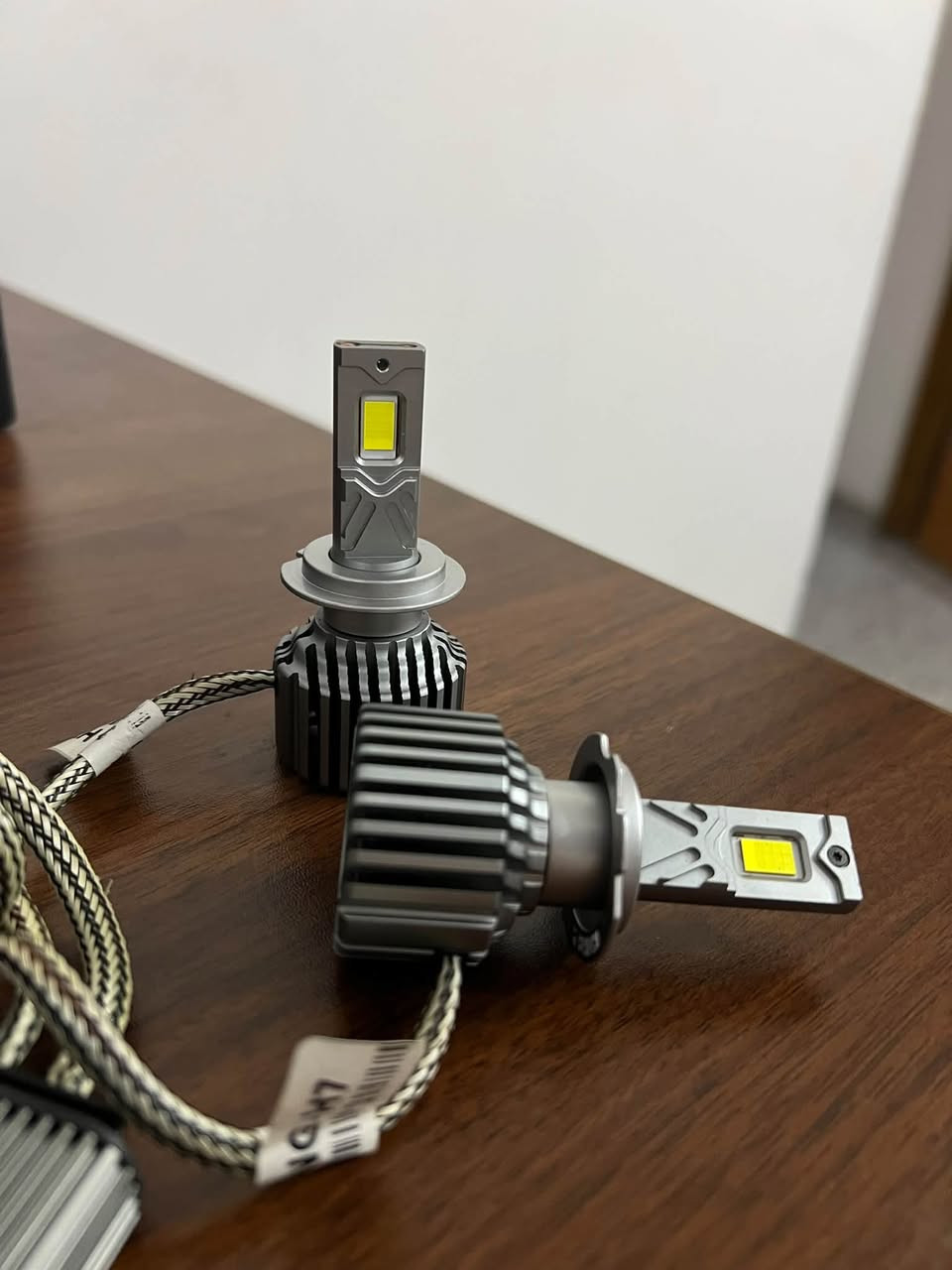 توفر LED ال MR EAGLE 🦅
- 8000 لومن اناره حقيقيه 
- ⁠90 واط 
- ⁠شرط الاناره نهار وقطعه اصليه (مو شي 
تجاري)
ضمان سنه استبدال حقيقي 🫡
متوفر لاغلب انواع السيارات 
-للطلب والاستفسار ***********
وموجود توصيل لكل العراق 🚚
