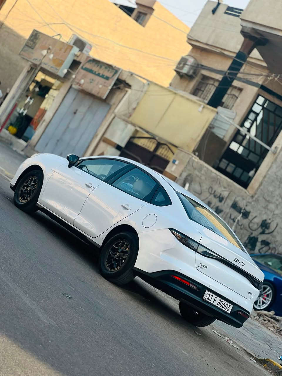 سلام عليكم بي واي دي سيل 5 ماشية ٤٠٠٠ على وظع الشركة كفالة من الصبغ والحادث والتديل  مشتريلهة شاحن اصلي بدون ايرث كاعيات اصلية السيارة بحالة الزيرو
  رقم بغداد مميز 
مكان السيارة 
حي الاعلام 
***********
