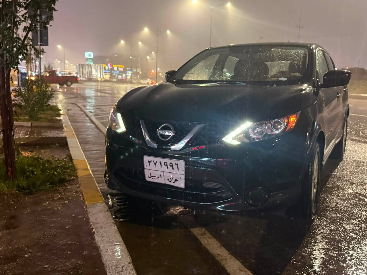 نيسان روج سپورت (Nissan Rogue Sport) موديل 2017.
مواصفات السيارة
المحرك: 4 بستم، حجم 20 (2.0 لتر).
 النظام: دبل اكسل (AWD).
 الاضافات: تحديد سرعة، كاميرة و تحكم ستيرن.
 الكير: عادي وأوتوماتيك، مع مود normal و eco.
تبريد مركزي.
 الحالة: السيارة بدون صبغ، فقط فيها قطعتين تعديل بدون صبغ.
 الضمان: الكير والمحرك بشرط الفحص. الماشية: 100,000 ميل فقط.
الرقم: رقم أربيل، والتحويل بشرط.
مکان سليمانية
سعر  ١٣٠٠٠$
***********
