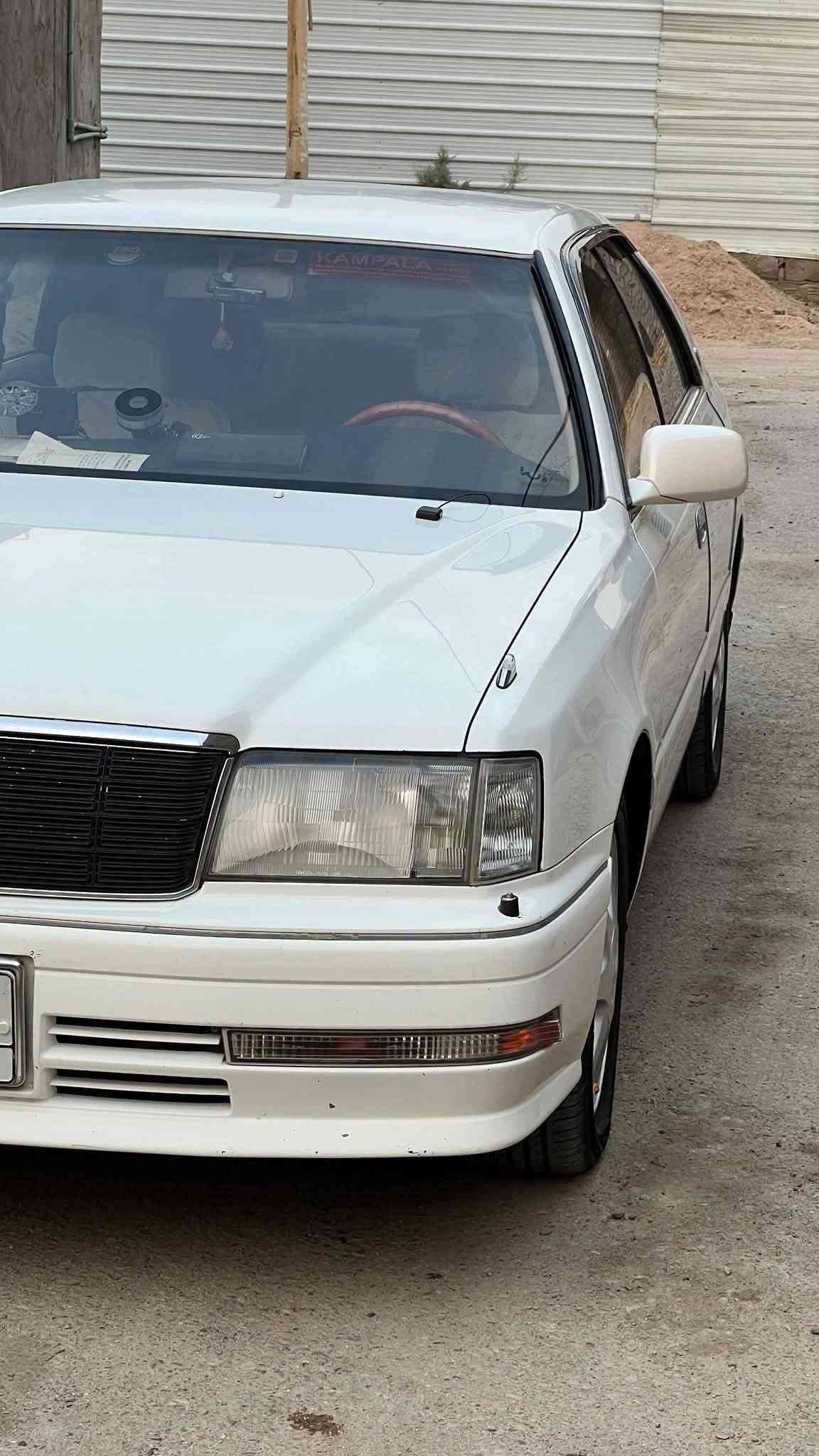 تويوتا كراون • رقم بصره • دواخل عسلي
