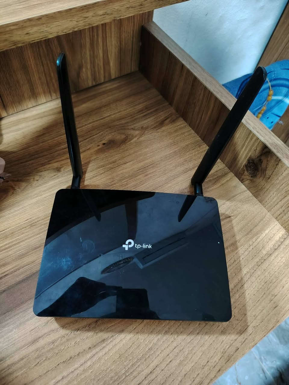 🔥 راوتر TP-Link Archer MR200 (شريحة 4G) - بحالة الجديد! 🔥
​
​دعم كارت السيم (4G LTE): يشتغل على جميع الشبكات (آسياسيل، زين، كورك).

​بث مزدوج Dual Band (AC750): ترددين (2.4GHz و 5GHz) لتغطية قوية وسرعة تصل إلى 750Mbps بدون تقطيع.

​
​التفاصيل:

​الحالة: مستعمل شهر (بحالة جيدة وبكامل ملحقاته وكارتونه).

​السعر: 75 ألف دينار.

​🚚 يتوفر توصيل لكافة المحافظات.
📞 للتواصل والطلب:
 ***********
