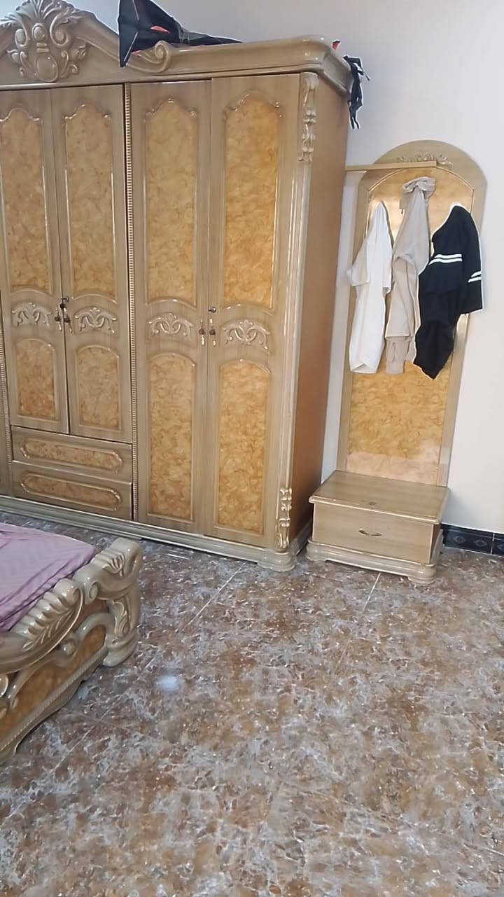 سلاو هاوريان ئةم تاخمةم هةية بوفروشتن ئةوةي ئيةويت تلفون بو ئةم ژمارة بكات ***********
