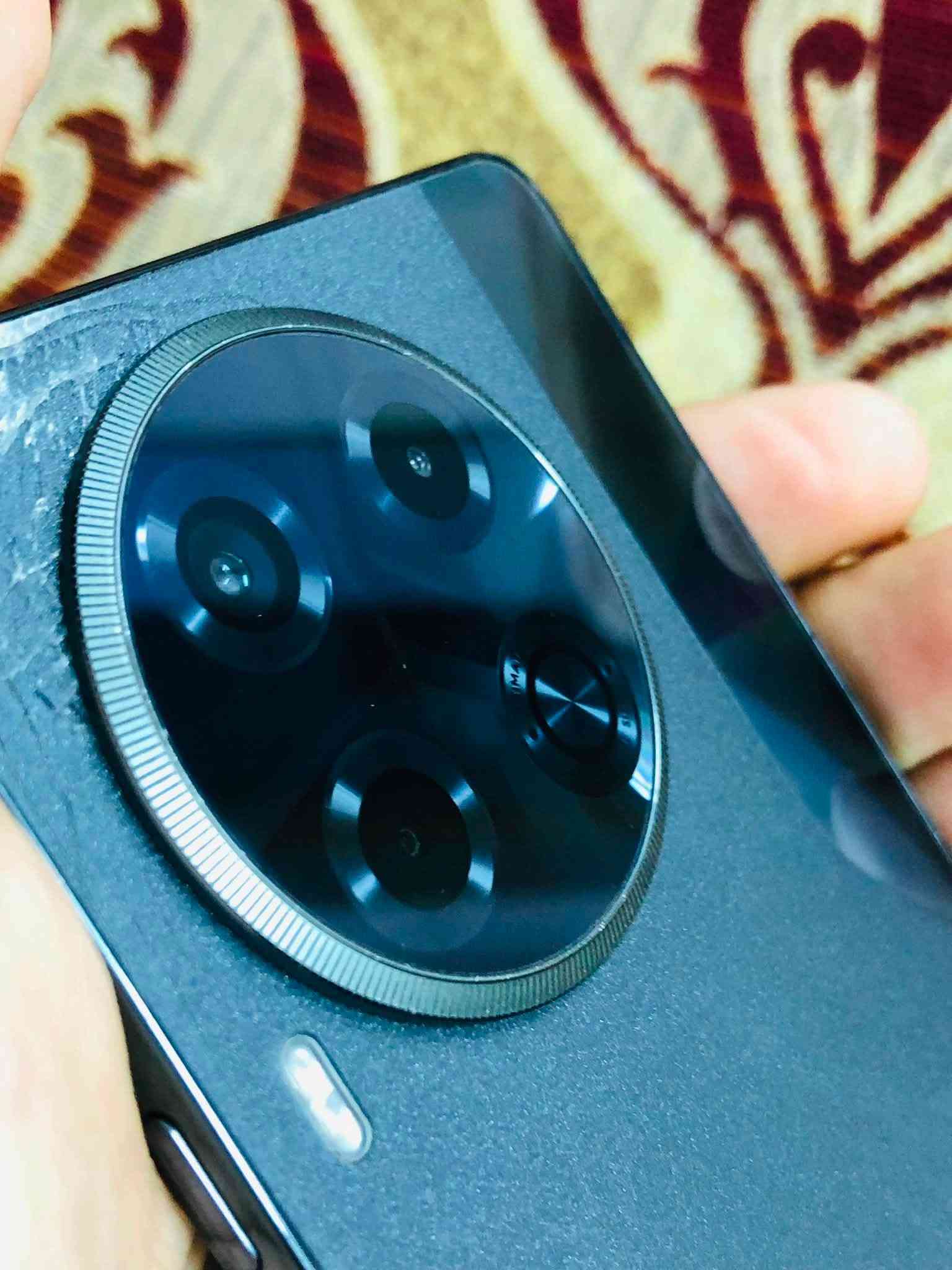 تكنو كامون 30 5G مكفول كامله عامه ذاكره 256 بلا ملحقات الجهاز بعده كارتون جديد بمعنئ الكلمه مراوس او بيع 275 وبي مجال بصيط ***********
