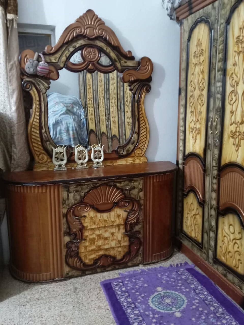 غرفه • للبيع • مراسلة على الخاص