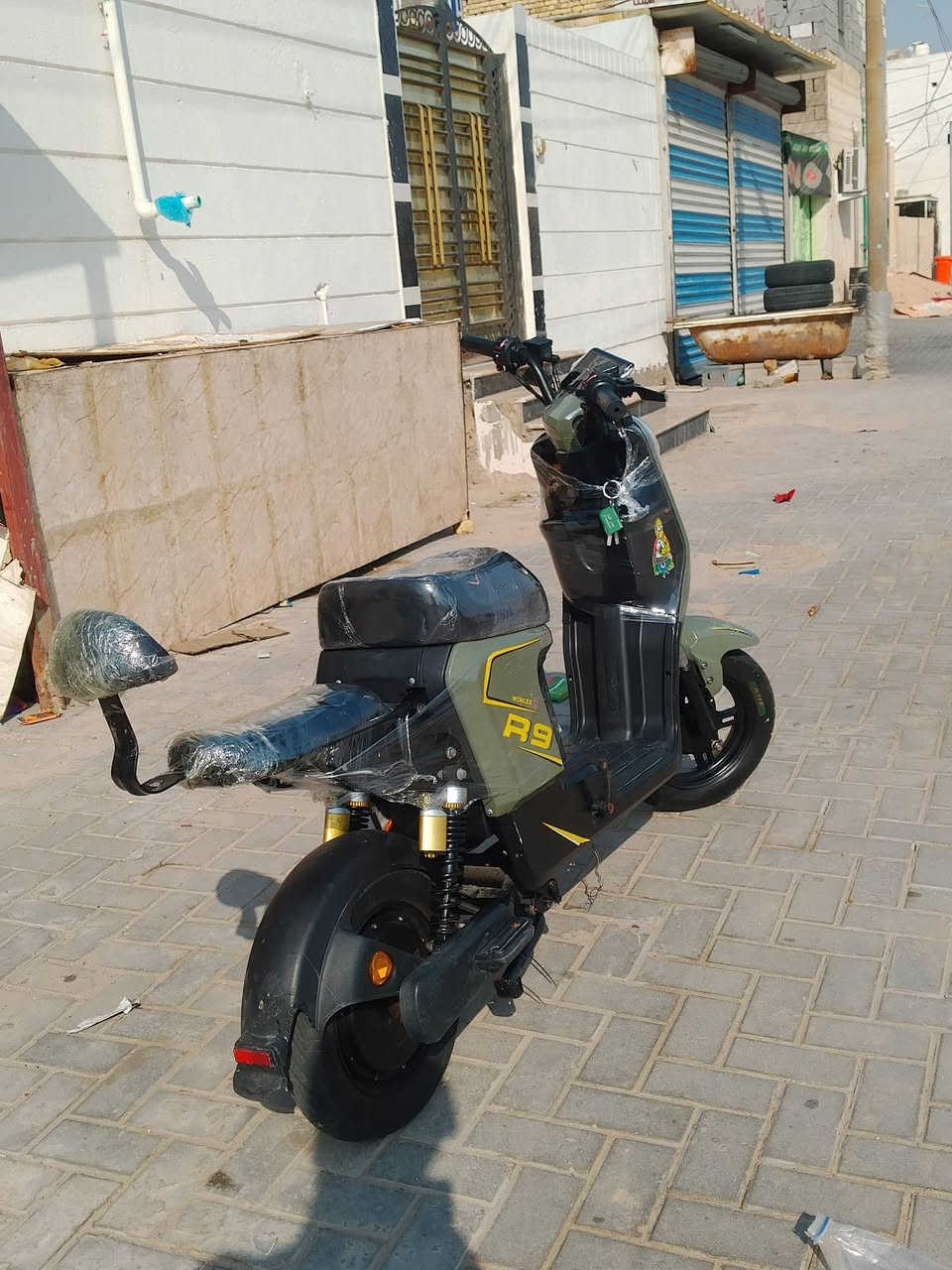 دراجه شحن للبيع موديل 2025 دراجه حلوه ونظيفه كلش خمس بطاريات سرعه 109 دراجه حلوه ونظيفه مال جناي بطاريات 32 امبير مكان البصره القبله سعر الدراجه 350 وبيها مجال للشراي والشرايه ***********
