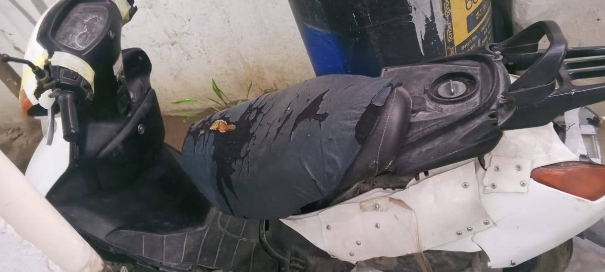 دراجه سبيسي متروكه للبيع كفرات مكسره ومكينه بيه دخان 100 وبيه مجال *********** بعقوبه
