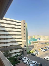١٠٠م • غربي • تحويل بالاسم