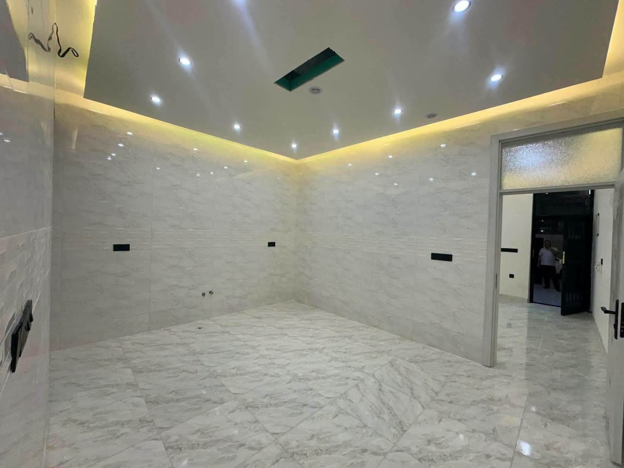 دار للبيع 100 متر طابق ونص يحتوي على غرفتين نوم ودرج داخلي وبناء حديث فول مواصفات طابو ملك صرف قريب من كامل الخدمات 
موقع حي الاسرى قرب مسجد قباء 
السعر 105 مع المجال 
للاستفسار الاتصال ***********☎️
