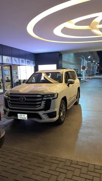 لاندكروزر VX • ٢٠٢٤ • ٥٠ الف