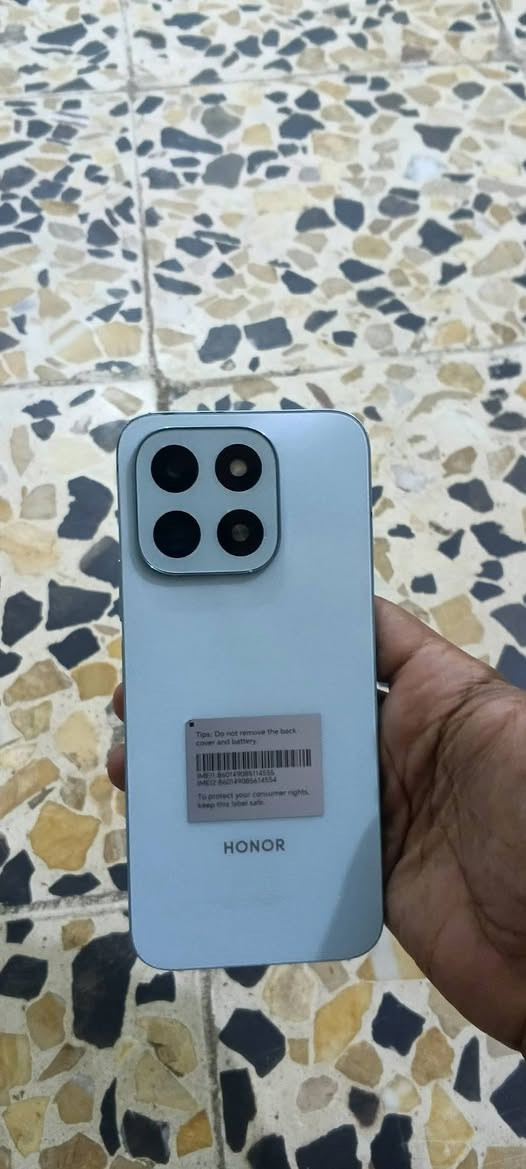 هونر x6cموبايل نضيف مامفتوح ذكره256 عشوائي 6+6 جهاز كلش حلو يشغل ببجي 60فريم العنوان كوفه سعر 160 التواصل على رقم ***********

