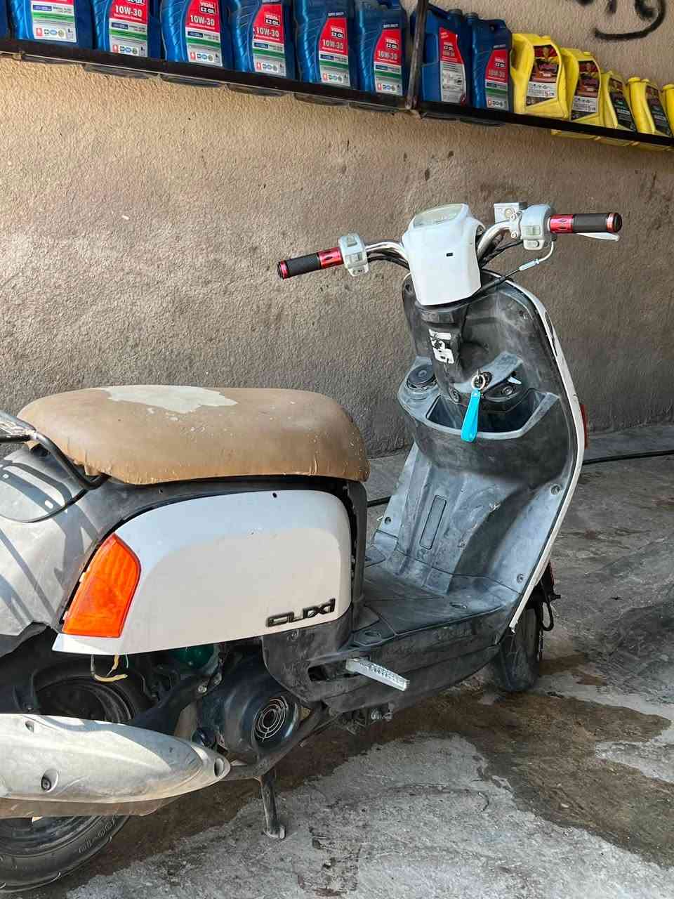 ماكس بوليس للبيع مفتوحه مره وحده بس كفرات تعبانه كلشي شغال سعر٣٥٠ وبيه مجال ***********
