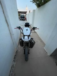 شحن • ستة باتري • بطاريات هابطات