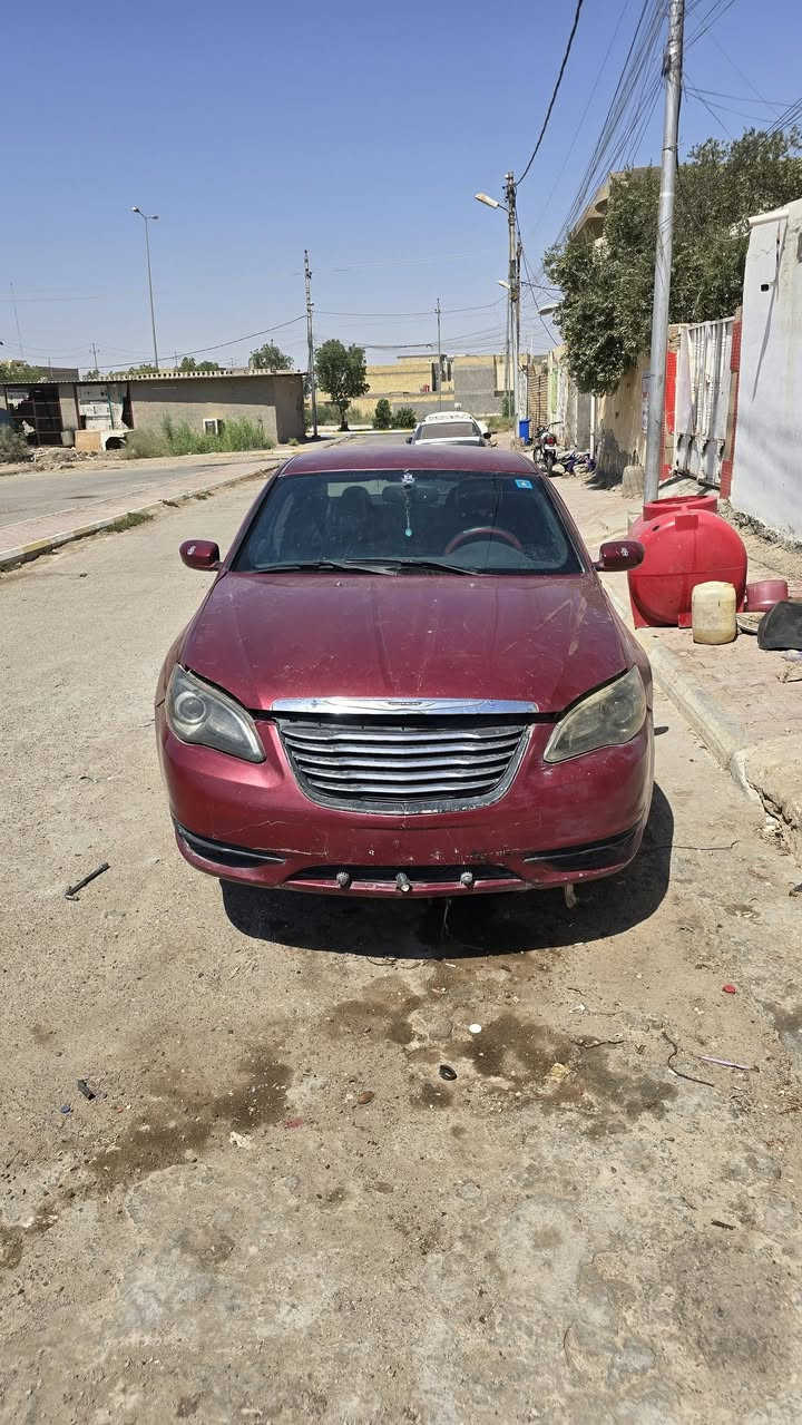 السلام عليكم للبيع c200 2012 مكينه كير 3600 السياره بيها كازكيت ابيع كايمه كهربائيات جاهزه رقم قادسيه  بأسمي السعر 55وبيها مجال ***********
