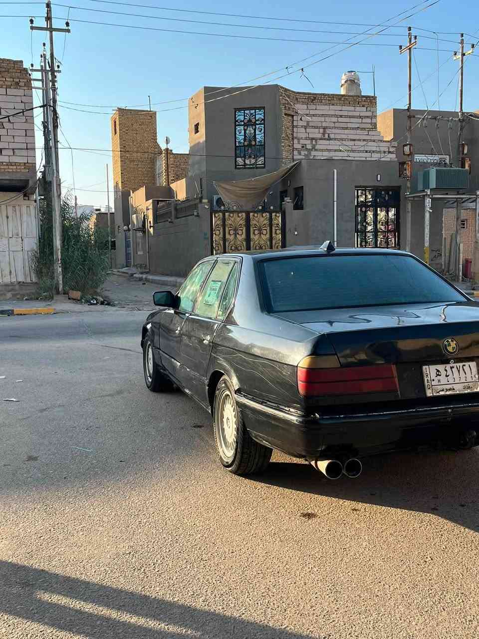 السلام عليكم  للبيع   BMW موديل 1992 730 مفتوح 6 سلندر رقم بغداد وتحويل ثاني يوم كير ومحرك بشرط بالجيس تبريد ثلج قطعتين تبريد  الحماوه انساها غرفه جلد بالجيس السياره ابلاديه شرط مصبوغه عام جماليه السياره نضيفه صرف البانزين اقتصادي للاخير  سنتر لوك كله شغال ولا كلوب مشتغل بالدشبول 
المكان دوانيه  
 السعر 40 السياره رقم ***********
