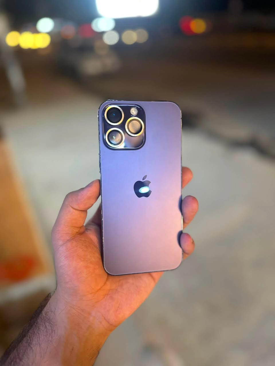 iPhone 14 Pro Max📱
شرق اوسط دبل خط 
ذاكره 256 
بطاريه 100 (مستعمله) 
نضافه 100% 
مبدل شاشه اصليه ٣ خيارات 
فيس ايدي شغال 
سعره 615 بي حك جيه 
مكاني نجف تقاطع الهنديه 
***********
