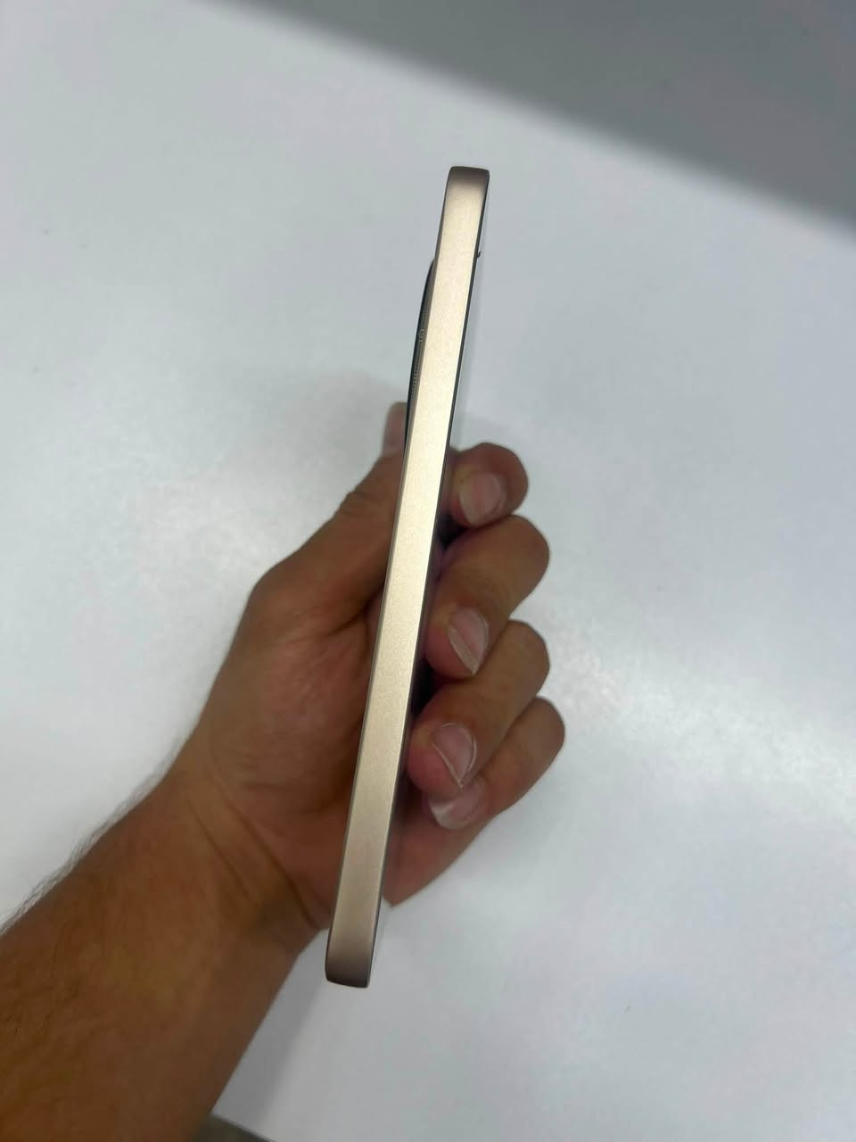 هونر X9D احدث موديلَ بلهونر بدون ملحقات فقط كيبل تجاري ويا👇🏻👇🏻👇🏻
الجهاز بل وكالة فقط بي عدسة الكامرة الخلفية نكسرت وبدلت العدسة جهاز بنضافت الوكالة ستخدام مال بيتَ عشوائي12 ذاكرة 256 
الجهاز بـ385 💵
وبي مجال حك الجيةَ 
عنواني كربلاء
متواجد قليل عل فيس
***********
