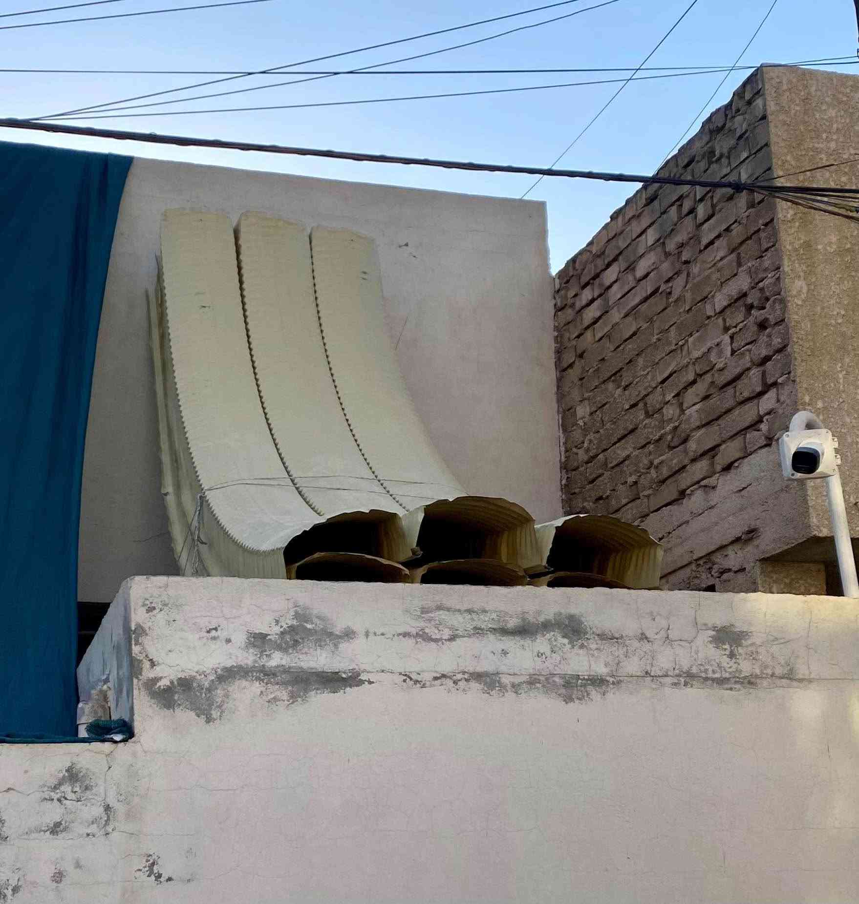 كاسبان عدد٩ قطع يصير مظله قياس ٣متر في ٣متر 
القطع جديده صار فرق بالقياس للمظله للبيت تم تغيير بقطع اكبر 
للتواصل على *********** واتساب بغداد, العراق
