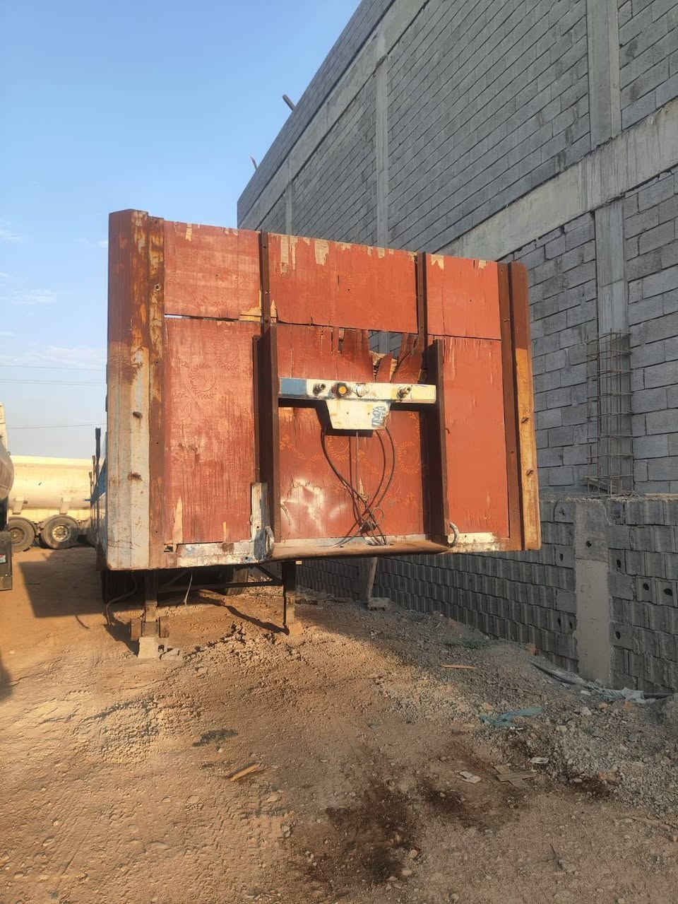 سلام عليكم عربانه فلات اؤربي البيع 13 60نص اجناب جاهز كبل الشغل تخم تاير مكان كلار ***********
