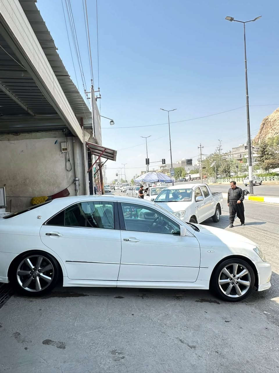 شاهانە ٢٠٠٥ موس
گێر و مەکینە بچوک١٨٠ 
کۆدی نی یە 
تەبریت مەزبوت 
برێکی بەسراوە 
تەقەو ڕەقەی نییە 
بێ مەسرەفە 
کەڤەری گۆڕاوە 
سعری 51 گەڵاو مەجالێکی کەم
شوێن سەیدسادق 

***********
