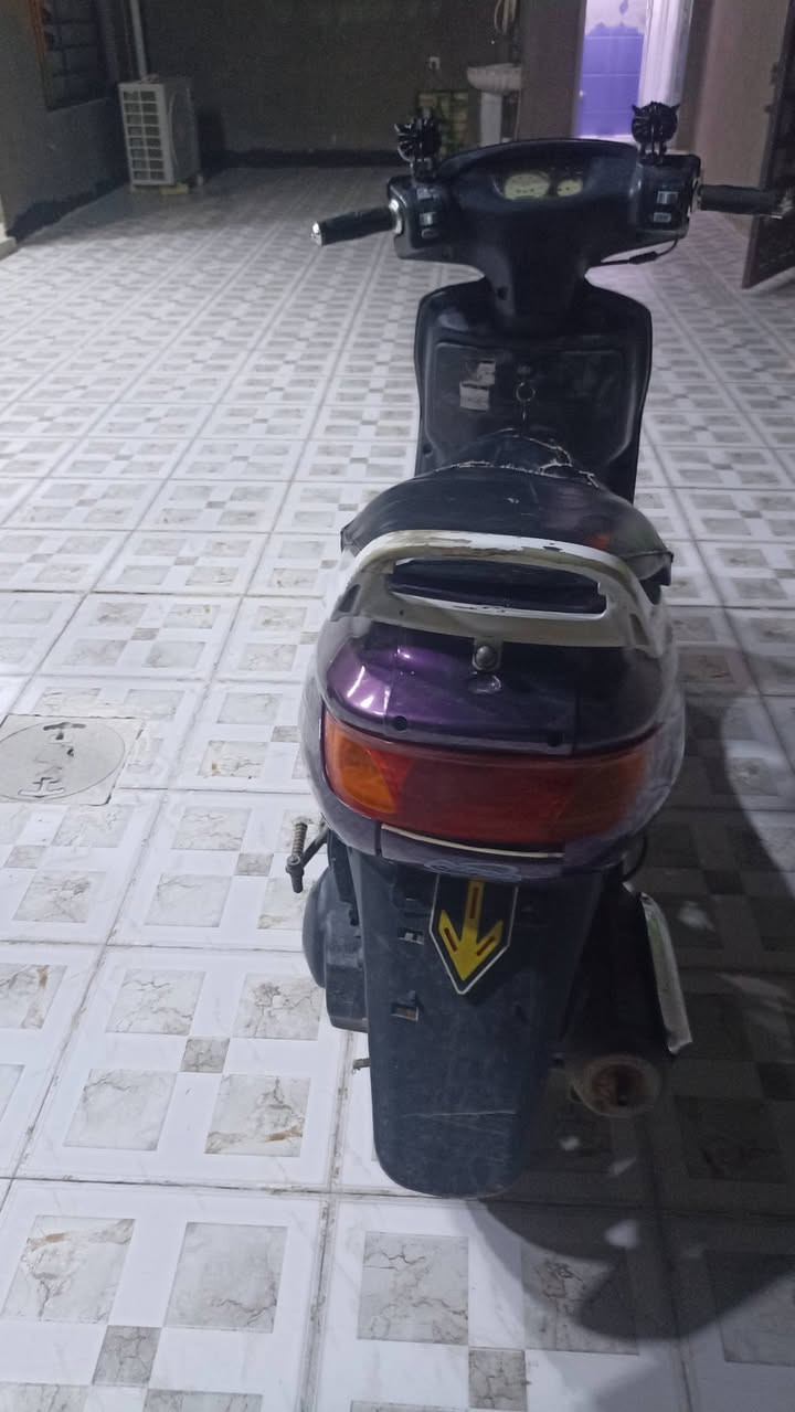 سلام عليكم دراجه فراشه نثيه نظيفه ما مفتوحه كهربائيات شغلات سلف نكره وحده السعر 350 و بيه مجال العنوان نجف الاشرف كوفه ناحيه الحريه الاستفسار على الرقم ***********
