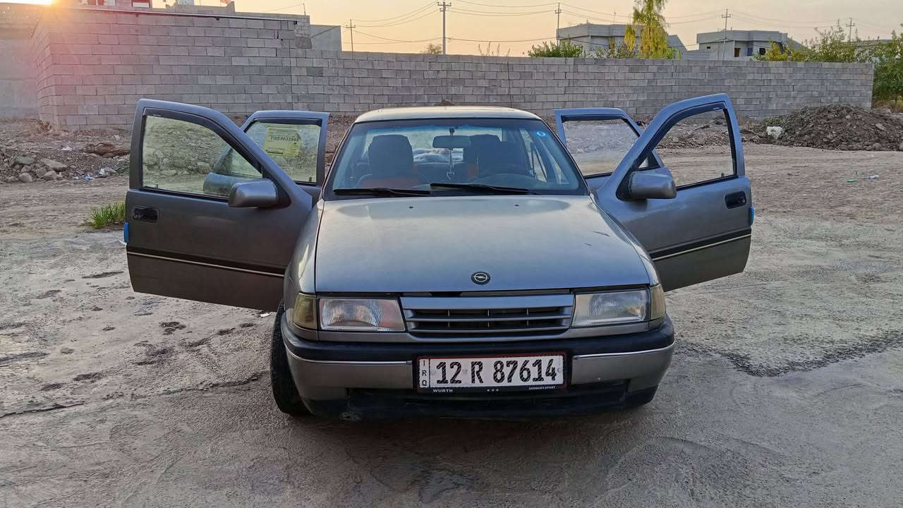 فكترا 18 /موديل 93/شرط التحويل/سياره متل ما موضحه بل صوره مابيها اي ضرر فقط حزام جماليه السعر 43 بيها مجال شي بسيط 
رقمي التواصل 
***********
***********
