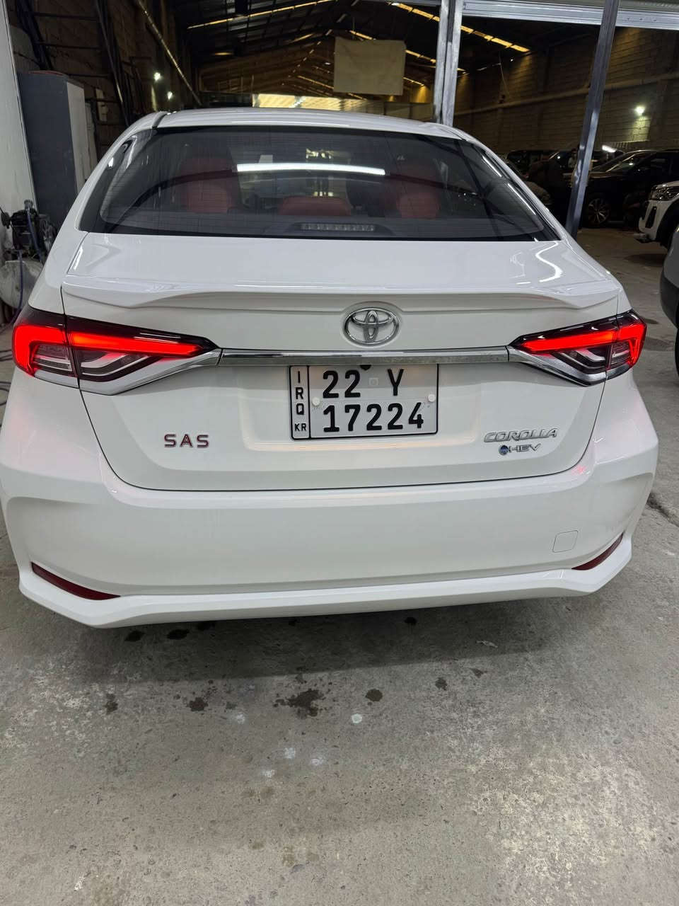 كورلا 2024 ماشي 20 الف كم بدون صبغ داخل احمر جلد  كشن كهرباء   للبيع  السعر 155.    *********** أربيل, العراق
