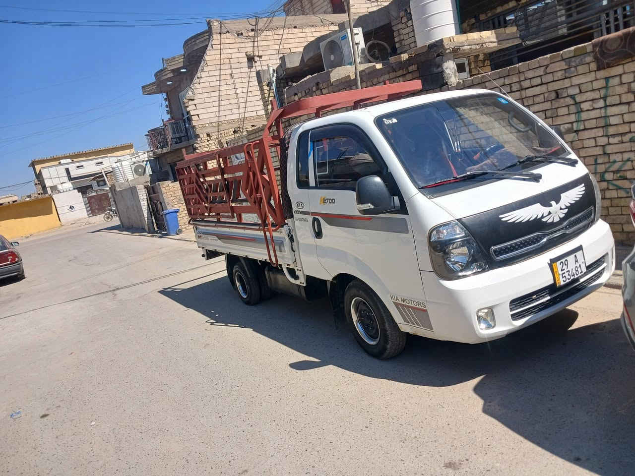سلام عليكم سياره بنكو موديل ١٨  مكينه 2700  رقم واصط   مكينه خير من الله تدفاء تبريد  سياره مكفوله من كلشي  مكان سياره بغداد  ***********
