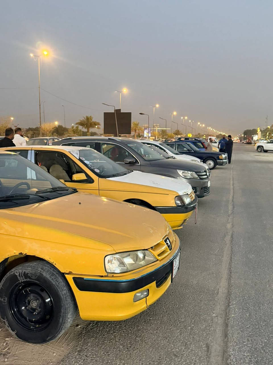 السلام عليكم معرض الحسن (ع) يعلن عن بيع السيارات بالنقد والاقساط والمراوس المكان النجف الاشرف حي الجامعه مقابل قصر الثقافه تواصل عن طريق وات ساب ***********

