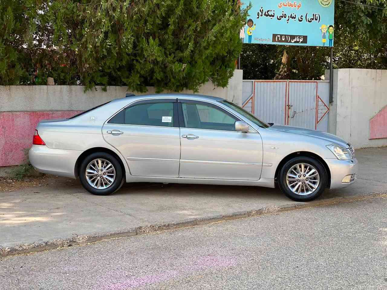 ٢٠٠٧ موس موس 
مەکینە بچوکی گێڕ گەورە
ناوزەرد سێدوگمە ساج مەلەکی
پەردە شاشەو کامێرە
سەیارەکە ماڵانەو کامل مەسرەف کراوە چوار تایەی تازە بانسی پێشو دوا تازە ڕۆنی گێڕو مەکینەی گۆڕاوە پێشو دوای چرکەی تیانیە تەبرید ساردو گەرمی بەشەرت کامل کارەبای ئیشەکات مەزبوت یەک گڵۆپی ناو شاشە ئیشناکات سەقفی شوشەی بێچاڵو شوخت کامل جایز کراوە بۆ یەک دۆلار نوقسانی مەگەڕێ✅
شوێن هەڵەبجەی تازە.
جوابی چات نایەمۆ موشتەریت تەلەفون بکە
هەردو ژمارەکە ڤایبەرو واتساپی لەسەرە
***********
***********
