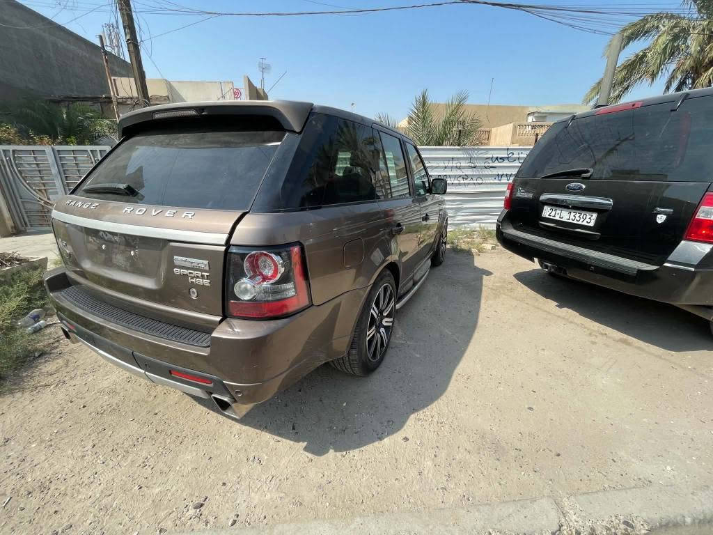 السلام عليكم
Range Rover Sport HSE Autobiography،

للبيع او مرواس حسب القناعه رانج روفر سبورت  محرك بلادي ٨ سيلندر العادي المرغوب السيارة فول مواصفات Range Rover Sport HSE Autobiography  داخل قرمدي بس الكشنات الاماميه يرادلها دوشمه  حكم السنوات مال عمر السيارة...
كير محرك صدر جكات كلها عل الفحص وشرط الفحص...
السيارة رقم بغداد مشروع دولي ب اسمي شخصيا.. بس بعدني مامثبت اللوحات الدوليه مالتها لعدم التفرغ..
السيارة نصبتها كلش حلوه بالشارع..
البنيد بي جراد خفيف كما موضح بالصوره...
اخوان السيارة قابله للمرواس حسب القناعه...
السعر بشدة وبيها مجال بسيط بعد الفحص والاقتناع..
السيارة متواجدة في بغداد جانب الكرخ منطقه العامريه....
متواجد على الخاص او الاتصال على الرقم ***********...
تحياتي للجميع.. بغداد, العراق
