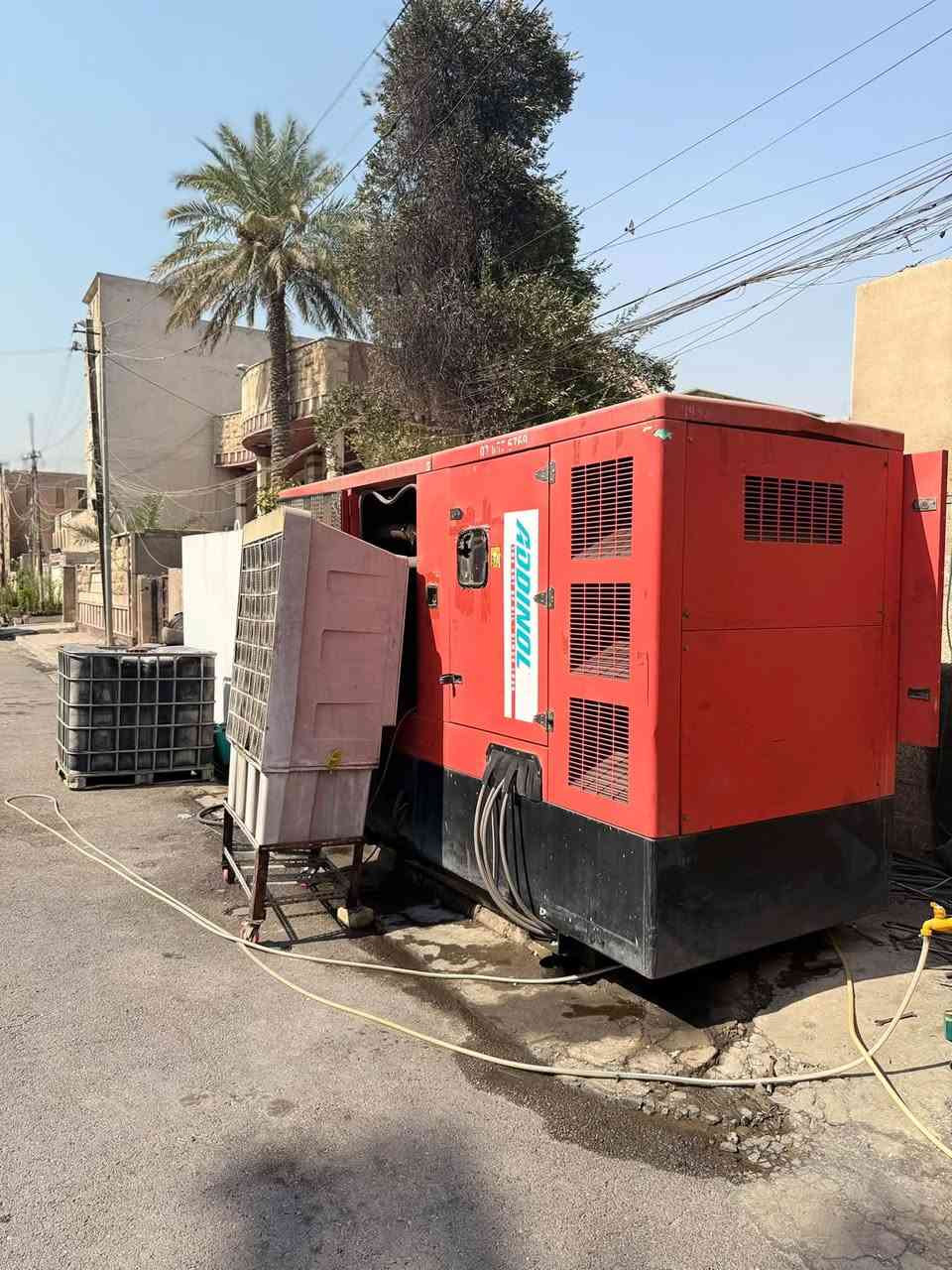 مولدة كاتم لل بيع دوزان دايو 6 سلندر 320 kv راس التوليد ستام فورد وكاتمها زيرو وبالفديو مشغلها على حمل 750 

السعر (دفتر وعشرين) 
رقم: ***********
موقع :بغداد / بلديات
