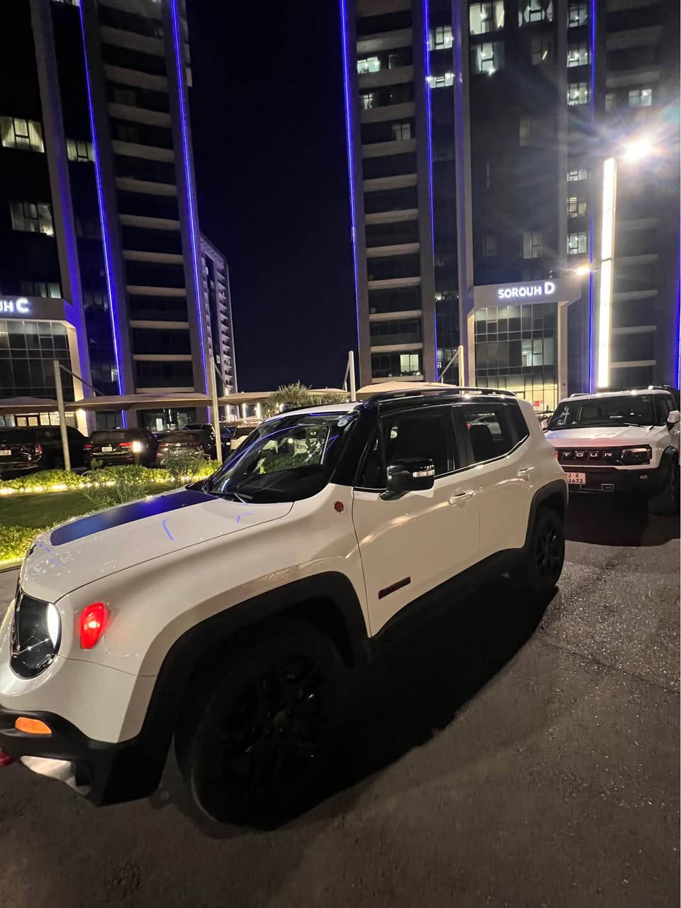 جيب رييجنيد 2023

 Trailhawk – أعلى فئة للطرق 

اللون ابيض 
رقم الشاصي 

ZACNJDC16PPP40765

* مواصفات Trailhawk الأصلية
بصمة  وتشغيل عن بعد  وجام اتو هاند بصمة
* محرك 1.3 تيربو
* 4 سلندر
* رادار نقطة عمياء واشاير بل مري
* ماشيه 31,890  كيلو وليس ميل
* محرك كير كفالة وعل فحص
* شاصي لغود كفالة وعل فحص
* تبريد ثلج كفالة
* حدادية كفالة 
* داخلها اسود بلادي وختم الترايل هوك عليها 
* كير أوتوماتيك 9 سرعات انسى الصرف والعطل
* دفع رباعي 4×4
كشرها بوضع الشركة
* شاشة شادلها كار بلي واندرويد اوتو كلشي مرتب وبلوتوث وسماعاتها فول beats الاصلية مالتها
* ايرباك سستم
* أنظمة قيادة للثلج والرمل والطين والصخور
* Hill Descent Control 
* السيارة بابين وجاملغ مبدلات فقط  نفس اللون اصليات بصف السايق 

سيارة  نشطة كلش مرتبها عل ايدي معتني بيها متصرف عليها ربع مميزة وعملية خصوصا ببغداد ترايل هوك يعني انسى متحس  بالطسات والحفر 
الدشبول ولا كلوب بعدها بوضع الشركة.
الايتات واضحة فخمة وتعمي العيون 
السيارة باسمي تحويل مباشر
مكاني بغداد اليرموك 
السعر 143 وبيها مجال.
*********** بغداد, العراق
