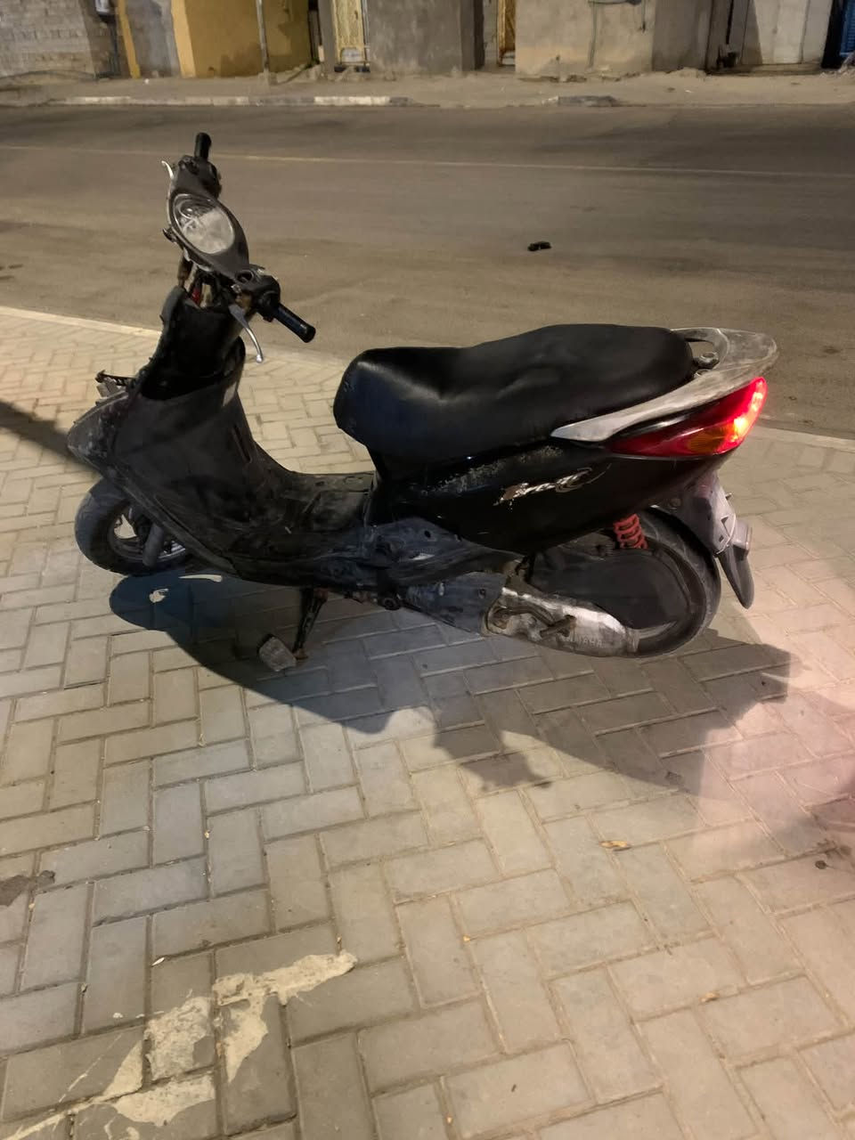 سلام عليكم بريز ياباني سرعه 140 مال رمبه ًسلف هندر شاير كلشي شغال بيه  دراجه نضيفه تخبل كفاله عامه عوزه كفر كدام  بلصور مكينه مامفتوحه وين ماتريد روح افحص السعر350 وبيه  مجال للشراي رقمي *********** محتاج وريد أبيع الله شاهد
