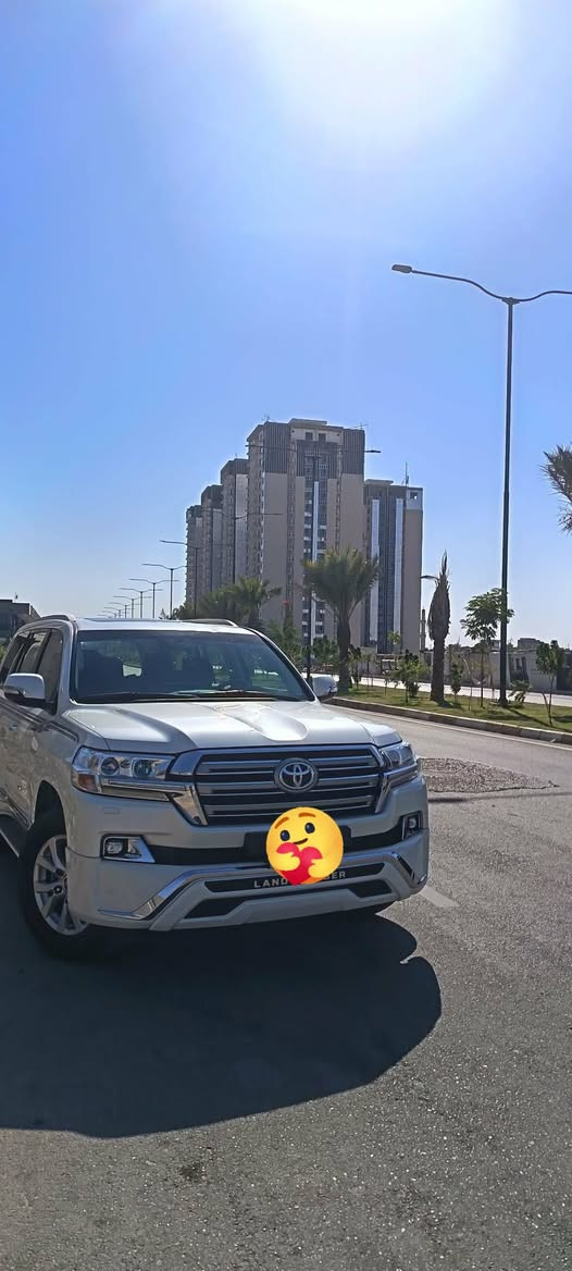 لاندكروز بريم • ٢٠١٨ • ماشيه ٧٥٠٠٠