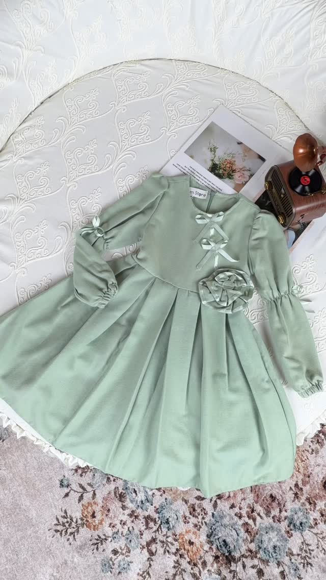 فستان • شتاء ٢٠٢٧ • ٧-١٠ سنة