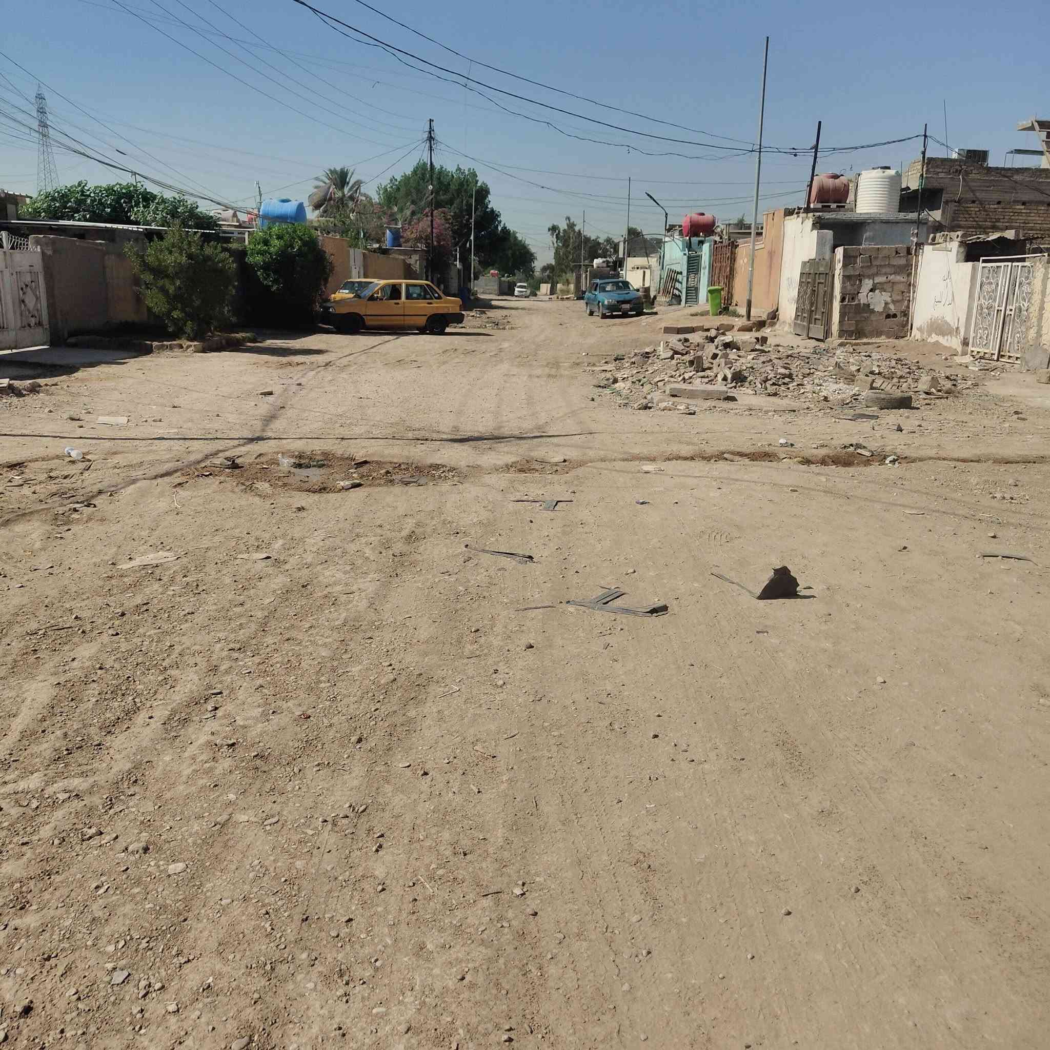 بيت للبيع 250متر ثنين غرف وصاله ومطبخ وستقبال ارضيه كاشي
البيت كامل على اخر حبايه العنوان دور الزراعه  للاستفسار ***********

