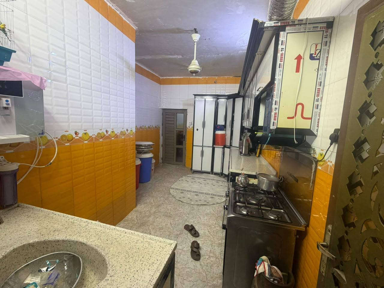 الدار اللبيع مساحة125
يحتوي طابق الاول على غرف وصاله ودوانيه مطبخ
طابق ثاني يحتوي على حمامات و غرفتين وصاله عدد٢
العنوان ناصرية حي اور شارع صفاء مقابيل الموحية
الاستفسار على رقم ***********
