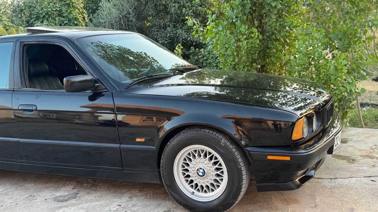 اصل 525توماتيك
موديل1992
سياره ب اسمي
رقم سنوي فحس هزه كلهه جديد لحد2032
مواصفات فول فول 1/1
سياره احله من الصوره
سلايد كهرباي 
اربع جامات كهرباي شغال
دكمه Sشغال
قفل سنكري
تبريد
بيجم عريض
ABS
اربع تايرات جديد
سياره مصبوغه عام لل جماليه
اترايهه ل زاخو الي فاو 
تحويل او وكاله نفس اليوم
سعر(58)
مكان ناحيه روفيا قريب من موصل و اربيل
***********
واتساب فايبه ر موجود عل كورك اكر, نينوى

