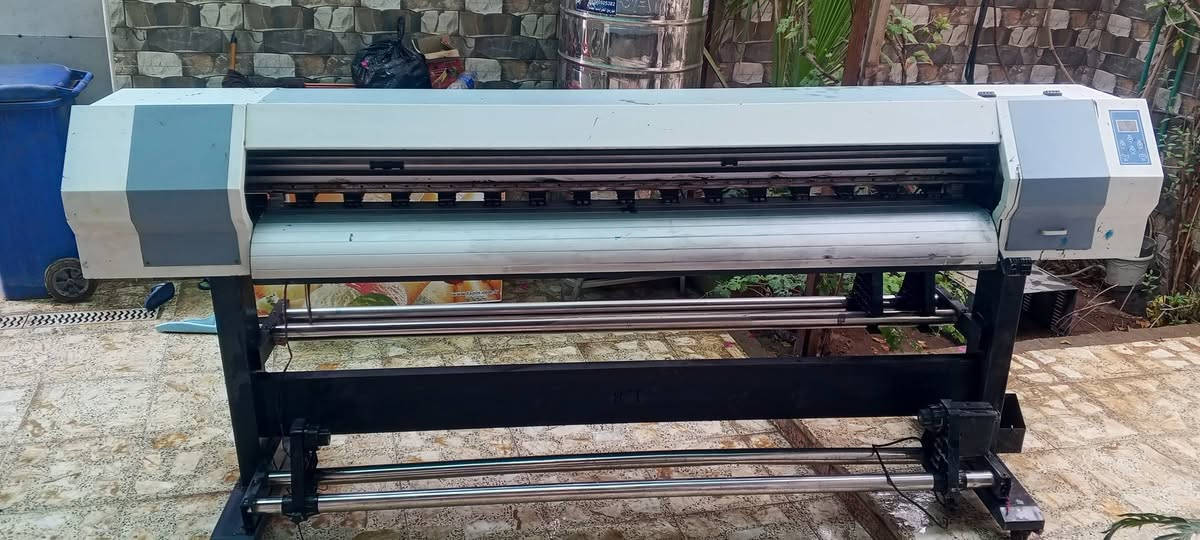 طابعة فلكس صيني185cm
هيد xp600
ولطابعه       (كوم حديد)  
مكاني بغداد البلديات تقاطع الكهرباء *********** السعر خاص
